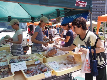 ﾗｲｵﾝｽﾞ茅ヶ崎ｻﾞ・ｱｲﾗﾝｽﾞパン屋