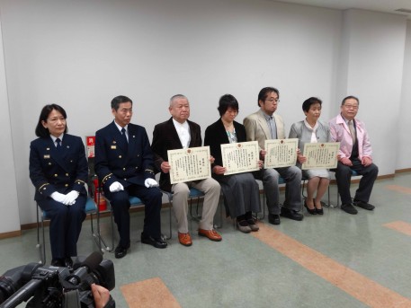 西神田コスモス館(自治会提供写真)神田消防署長感謝状贈呈式